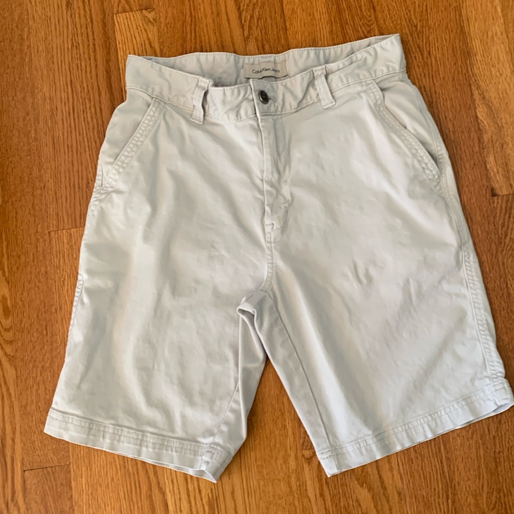 Men’s size 32 light tan shorts by Calvin Klein